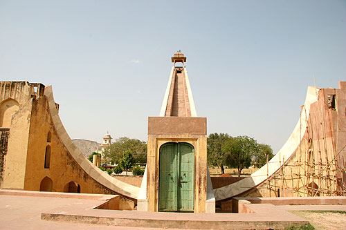 Giant Sundial Samrat Yantra world largest sundial Jantar Mantar Jaipur India UNESCO World Heritage Site Photo Alexander Krivenyshev WorldTimeZone